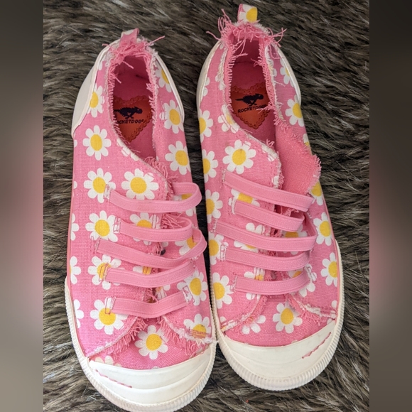 Rocket Dog Child's Pink Flats with Flowers- 13 - Picture 1 of 6